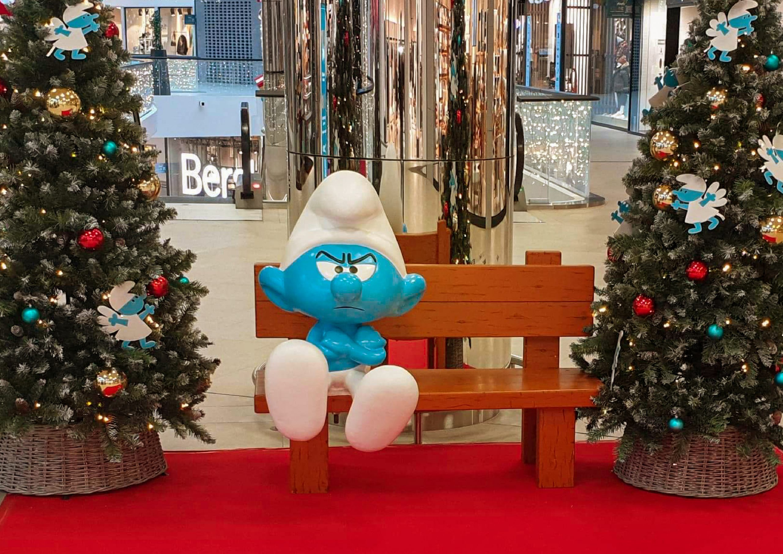 CHRISTMAS WITH THE SMURFS – IMPS